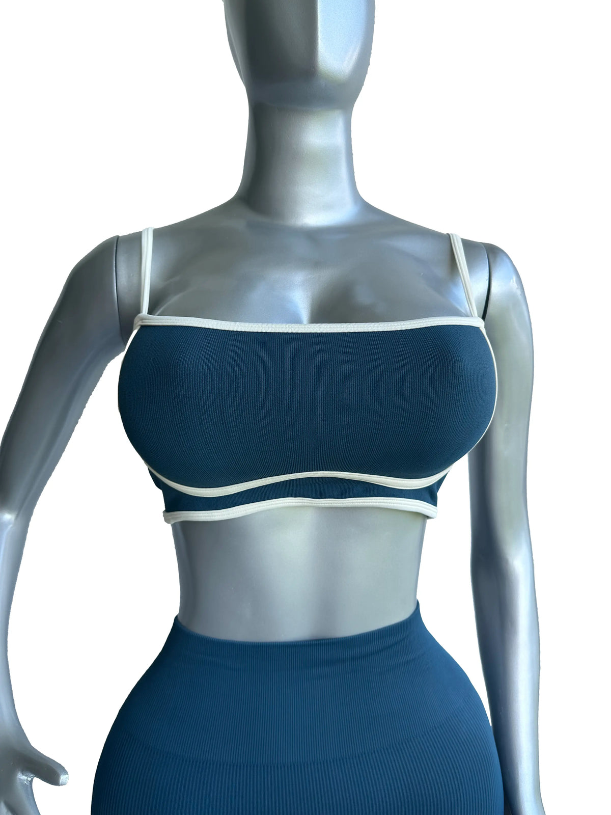 SET CONJUNTO DEPORTIVO TOP SIN MANGAS Y LEGGINS