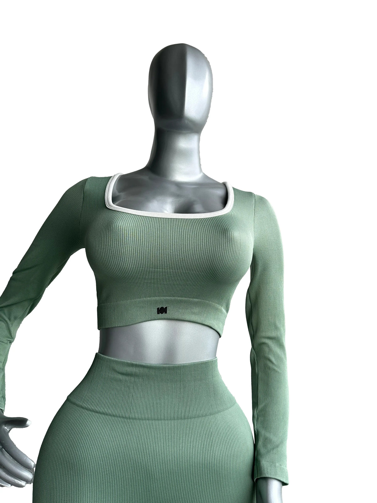 SET CONUNTO DEPORTIVO TOP MANGA LARGA Y LEGGINS