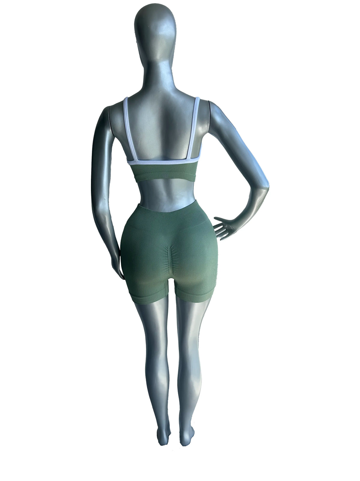 SET CONJUNTO DEPORTIVO TOP SIN MANGAS Y SHORT