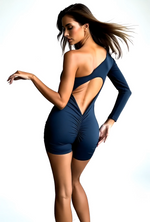 ENTERIZO DEPORTIVO CON UNA MANGA LARGA Y SHORT