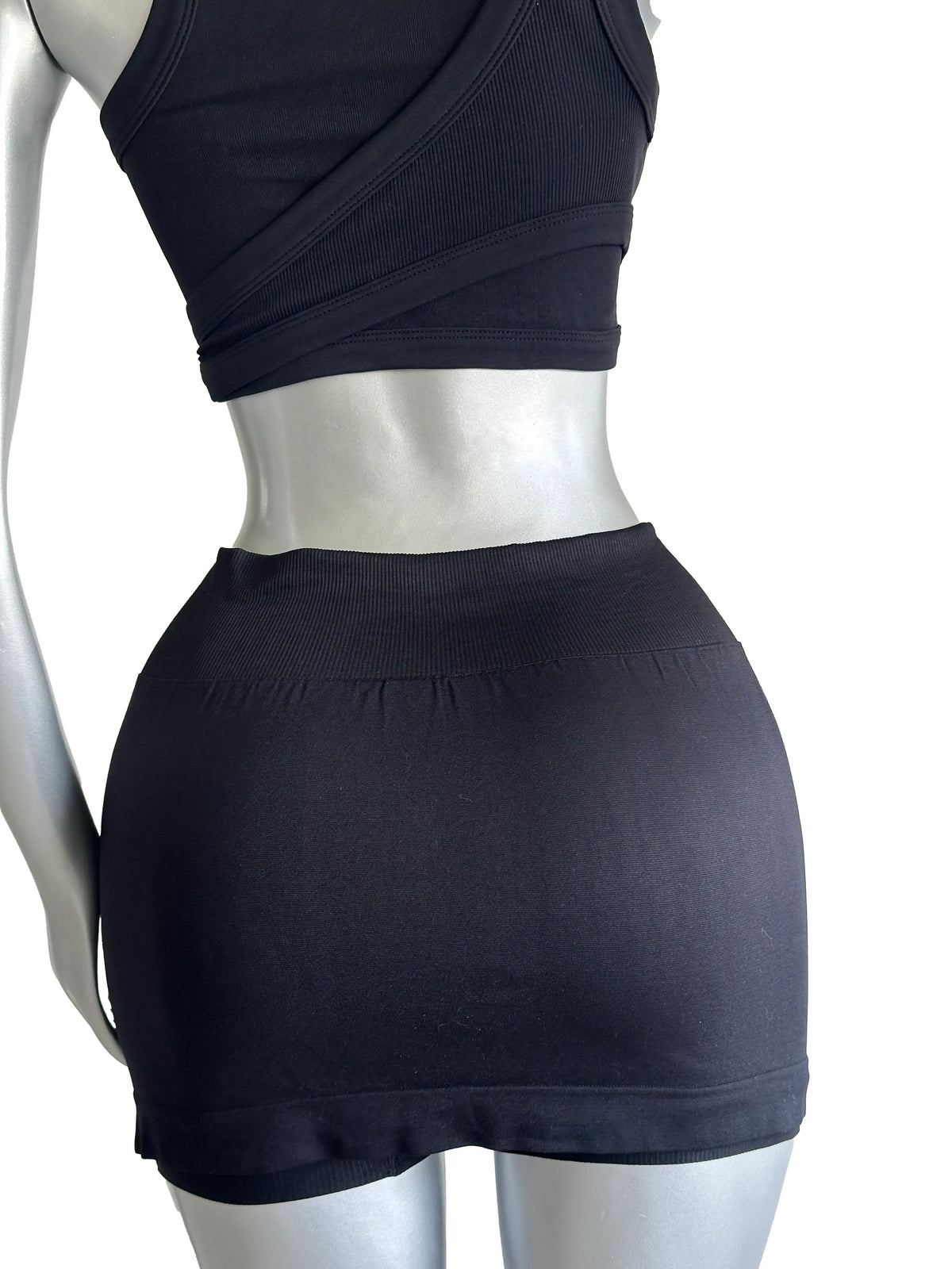 SET CONJUNTO DEPORTIVO TOP SIN MANGAS Y FALDA