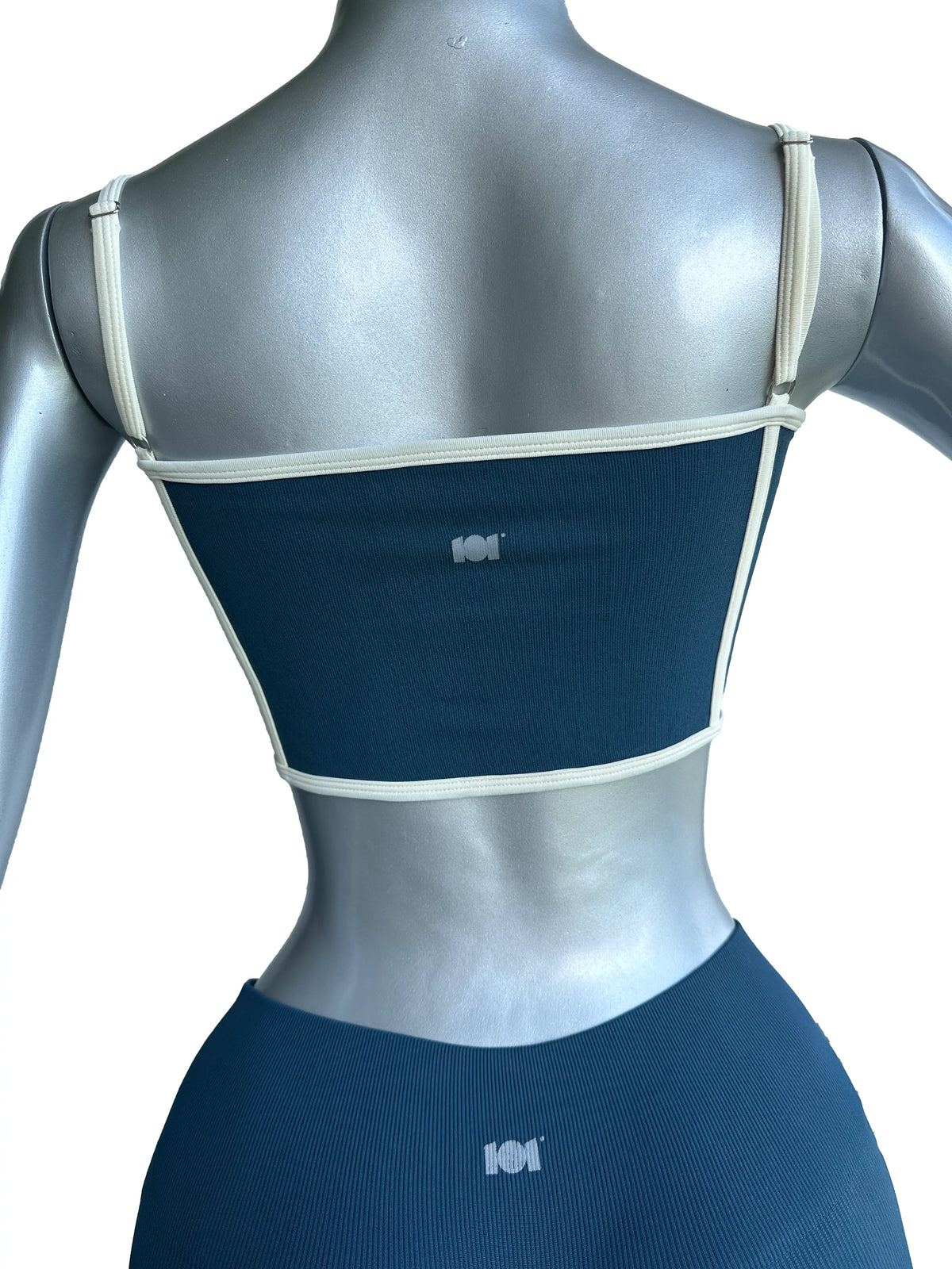 SET CONJUNTO DEPORTIVO TOP SIN MANGAS Y LEGGINS