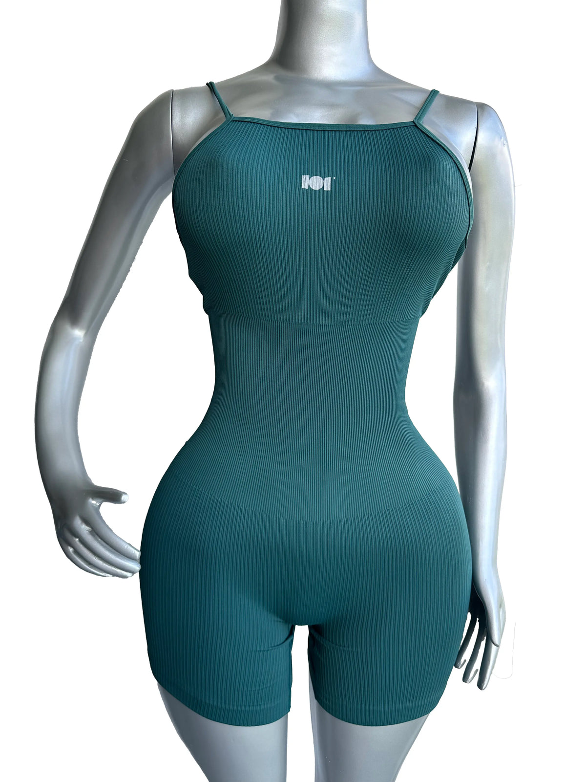 ENTERIZO DEPORTIVO SIN MANGAS Y SHORT