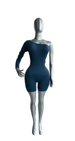 ENTERIZO DEPORTIVO CON UNA MANGA LARGA Y SHORT