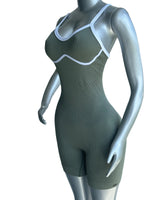 ENTERIZO DEPORTIVO CON SHORT SIN MANGAS