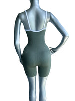 ENTERIZO DEPORTIVO CON SHORT SIN MANGAS