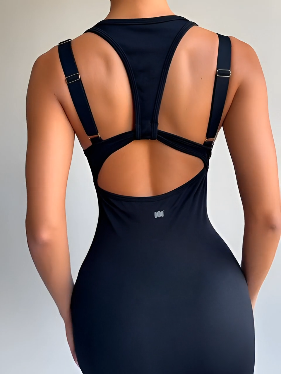 ENTERIZO DEPORTIVO SIN MANGAS Y LEGGINS